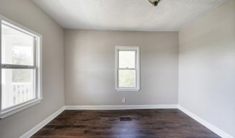 702 13th St, Altavista, VA 24517