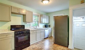 4 Talbot Mnr, Cranston, RI 02905