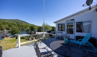 81 Shoreline Dr, Barnet, VT 05821