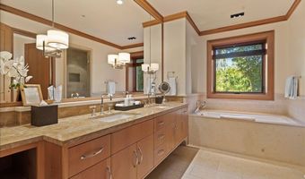 1 Bay Dr 5104, Lahaina, HI 96761