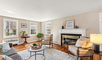 21 Old Chimney Rd, Barrington, RI 02806