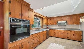 57 Roberts Cove Rd, Alton, NH 03809