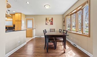 1005 E Orchard St, Arlington Heights, IL 60005