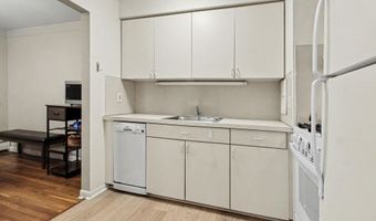 1257 Island Dr 101, Ann Arbor, MI 48105
