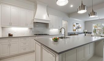 890 Clark Cir, Bentonville, AR 72713