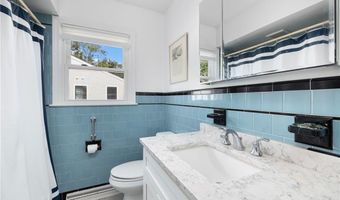 6 Cliff Ter, Newport, RI 02840