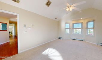 11 Drake Dr, Bayville, NJ 08721