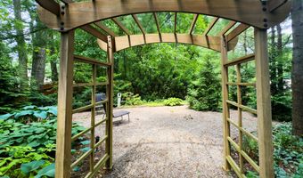 5691 Forest Gln SE, Ada, MI 49301