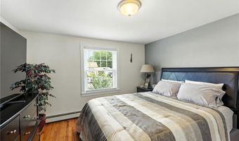 54 Novelty Rd, Warwick, RI 02889