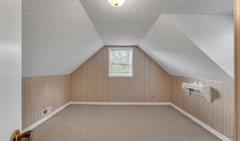 662 E 1452 Rd, Baldwin City, KS 66006