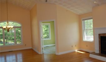 8 Sweet Corn Dr, Cranston, RI 02921