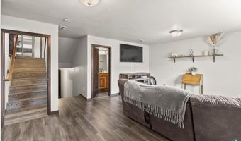 39 N 6th St, Baltic, SD 57003