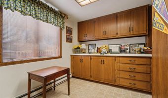 2213 SUNRISE Dr, Appleton, WI 54914