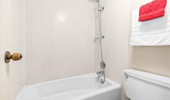 225 Queen St 11E, Honolulu, HI 96813