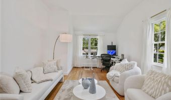 11 Pond Pl, Cos Cob, CT 06807