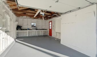 73 Tucker St, Lincoln, RI 02865