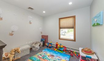 10 W Shore Dr, Alloway, NJ 07462