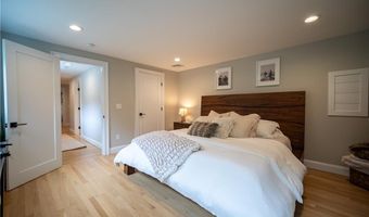 136 Aldrich Rd, Glocester, RI 02857