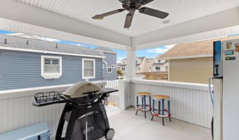 222 7TH St, Beach Haven, NJ 08008