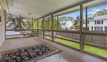 19 Irondale St, Warwick, RI 02886