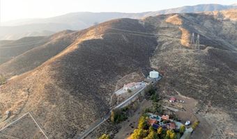 9455 Hierba Rd, Agua Dulce, CA 91390