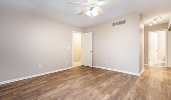 2174 Overlook Ct, Ann Arbor, MI 48103