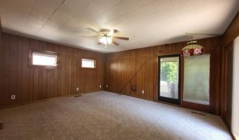 15282 Regina Ave, Allen Park, MI 48101