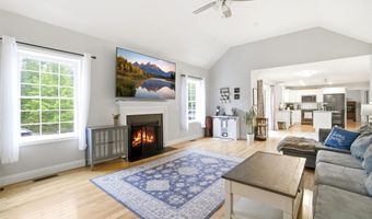 84 Juniper Cir, Auburn, NH 03032