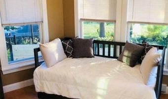 213 Seaside Dr, Jamestown, RI 02835