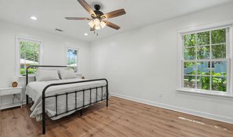 426 Demontluzin Ave, Bay St. Louis, MS 39520