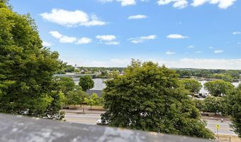 24 Pleasant St, Bangor, ME 04401
