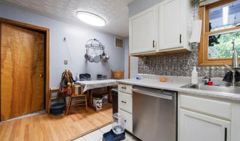 6628 Bateman Ln, Athens, OH 45701