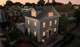 28 John St, Newport, RI 02840