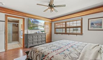 330 N Country Club Dr, Addison, IL 60101