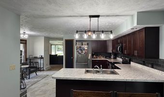 330 Fairview Dr, Aurora, NE 68818