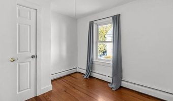 30 Catherine St 3, Bristol, RI 02809