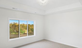 1534 Hannah Ln, Aberdeen, SD 57401