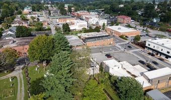 121 NW Russell Rd, Abingdon, VA 24210