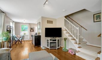 4220 32ND St S, Arlington, VA 22206