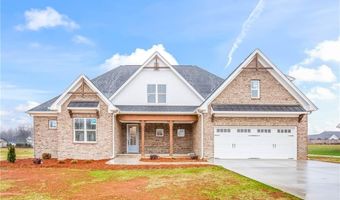 148 Meeting House Ln, Advance, NC 27006