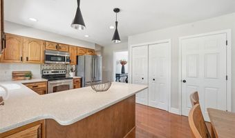 180 Spring Oaks Dr, Ballwin, MO 63011