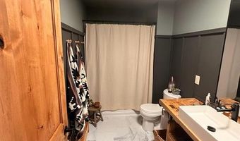 106 Bennett Creek Rd, Clark, WY 82435