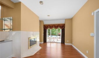 40 Alpine Estates Dr, Cranston, RI 02921