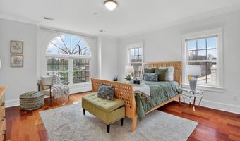 9715 SINGLETON Dr, Bethesda, MD 20817