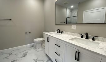 10 Trinton Ave, Bedford, IN 47421