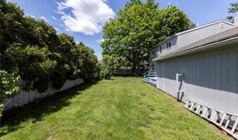 16 Courtway St, Narragansett, RI 02882