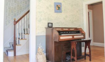 117 Blackstrap Rd, Falmouth, ME 04105