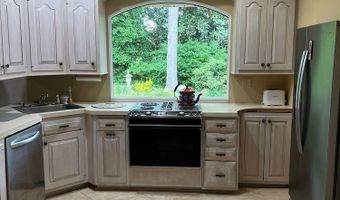8904 BRIDGEHAVEN Ct, Alexandria, VA 22308