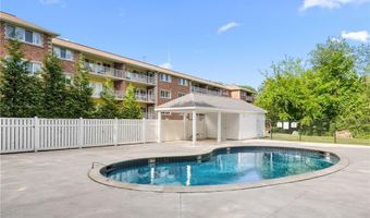 30 Argyle Ave 206, East Providence, RI 02915