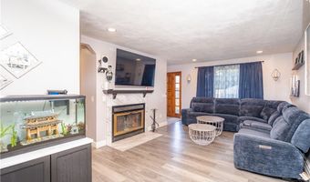 3 Hilltop St, Johnston, RI 02919
